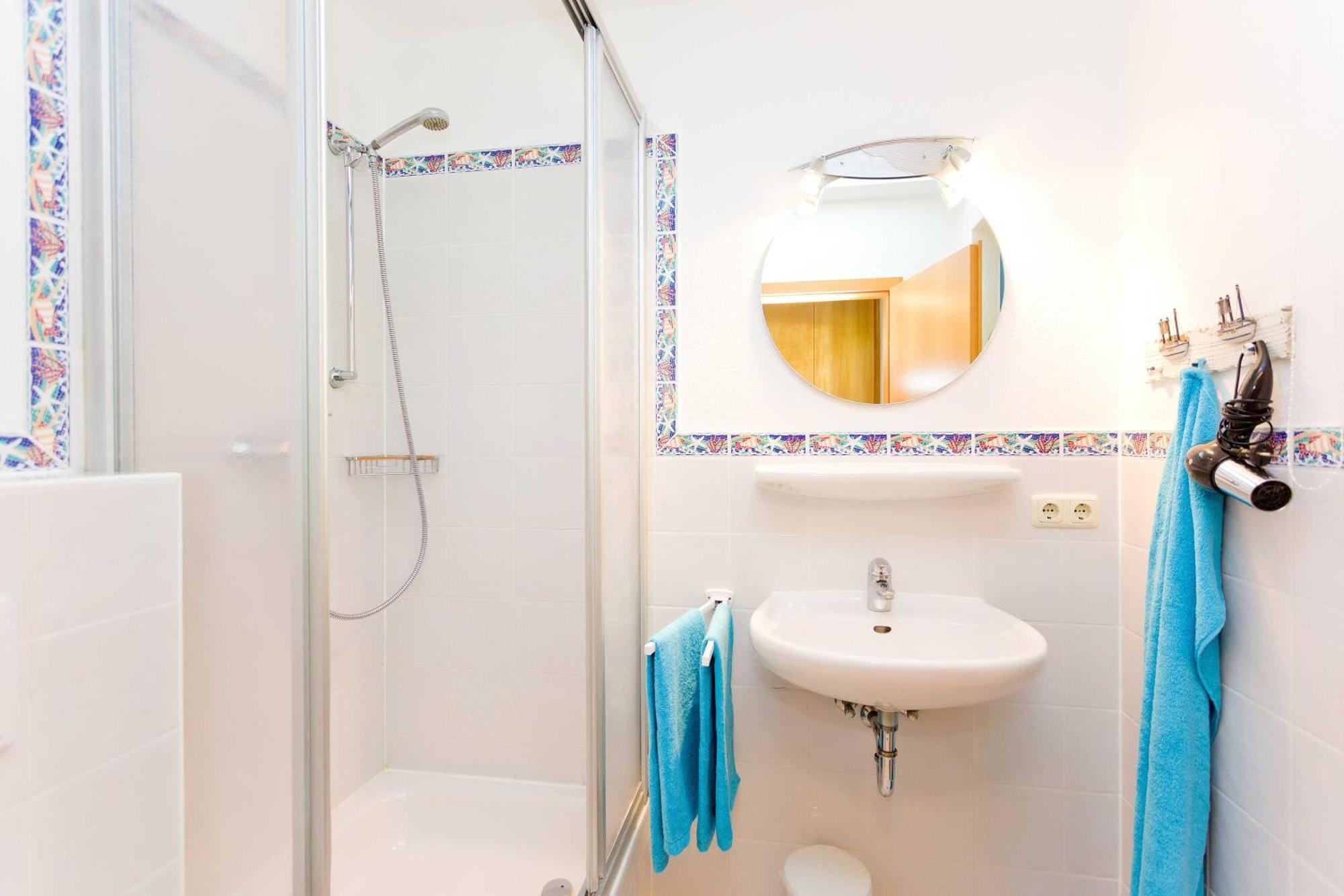 Reetdachhaus Eibe 2, Kaminofen, Sauna, 8 Personen, W-Lan Puddemin Bagian luar foto